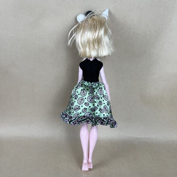 EVER AFTER HIGH Doll Bunny Blanc Doll 2012 Mattel - Picture 8 of 9